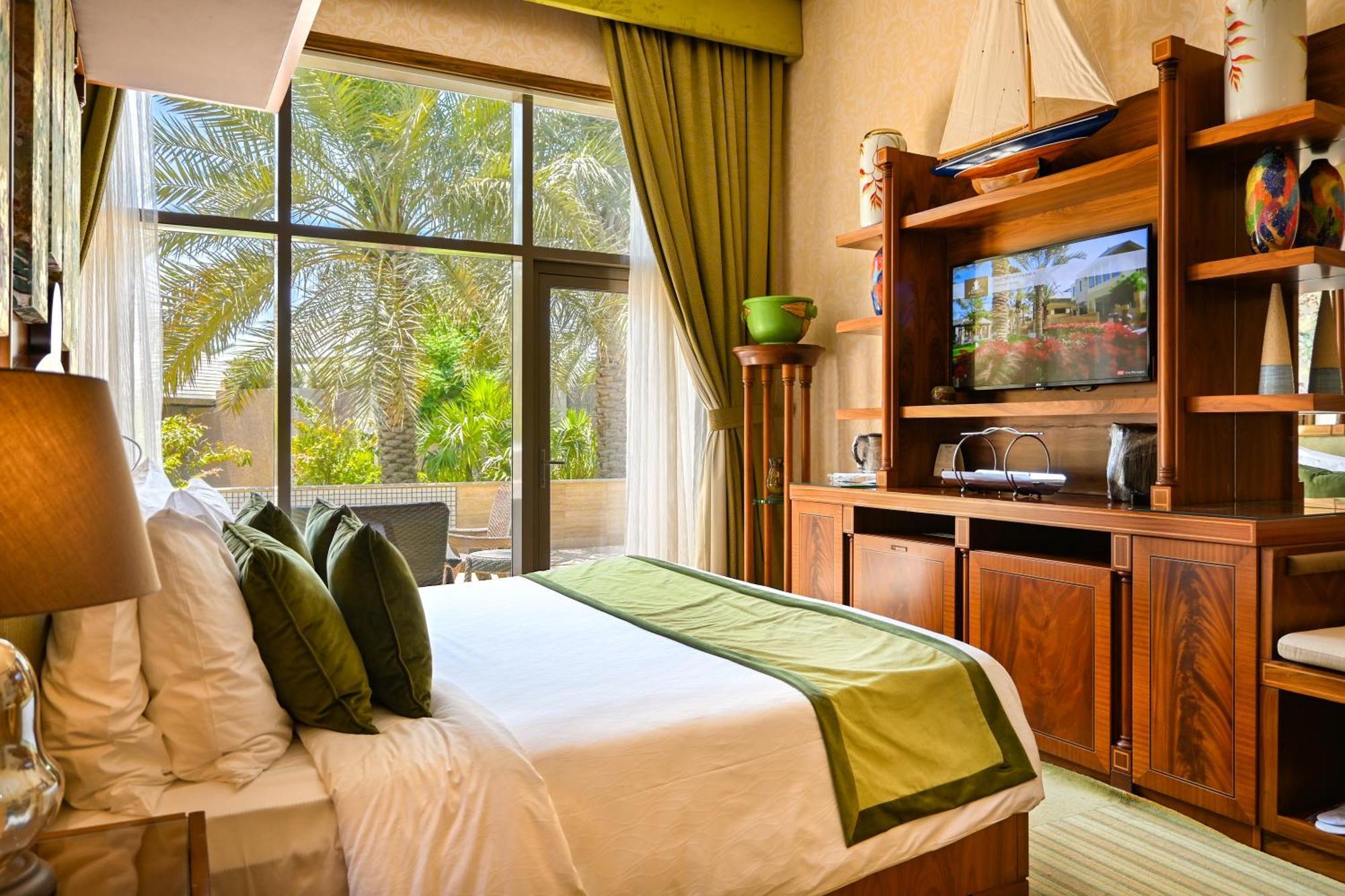 Palavra Resort Manama Exterior photo A bedroom at the resort